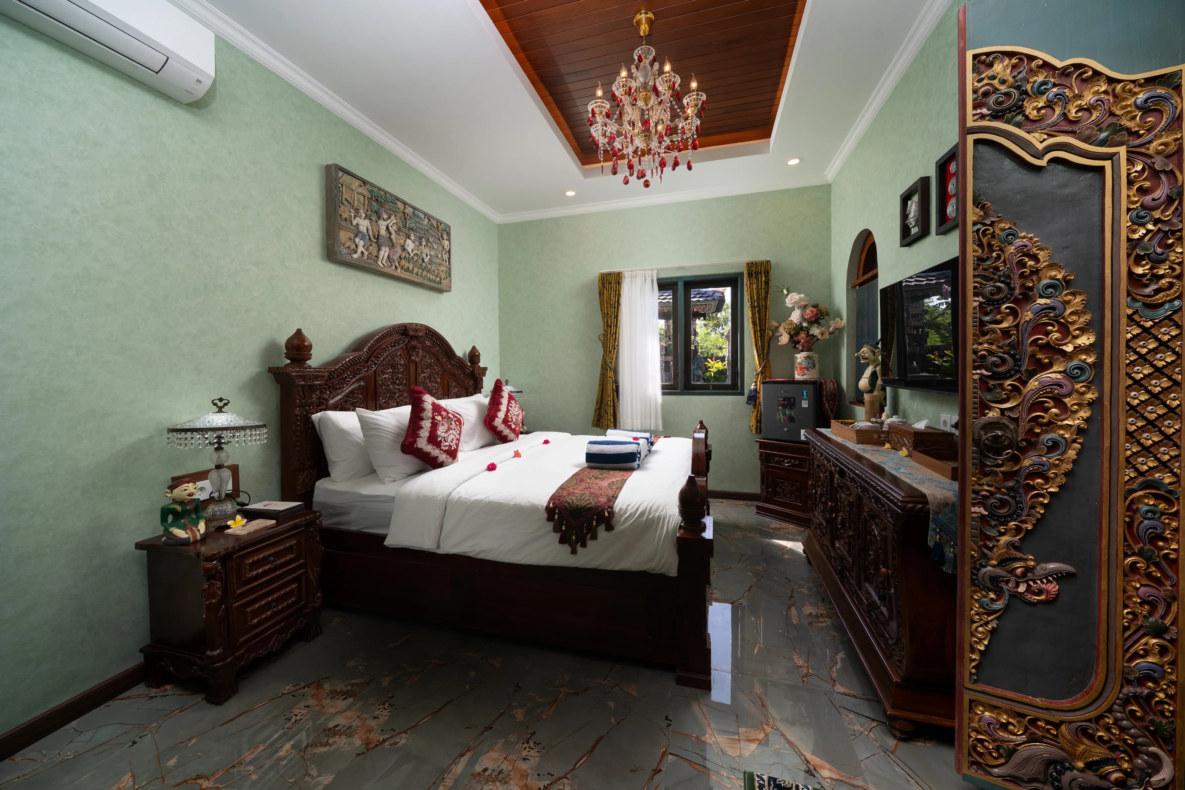 Deluxe King Suite