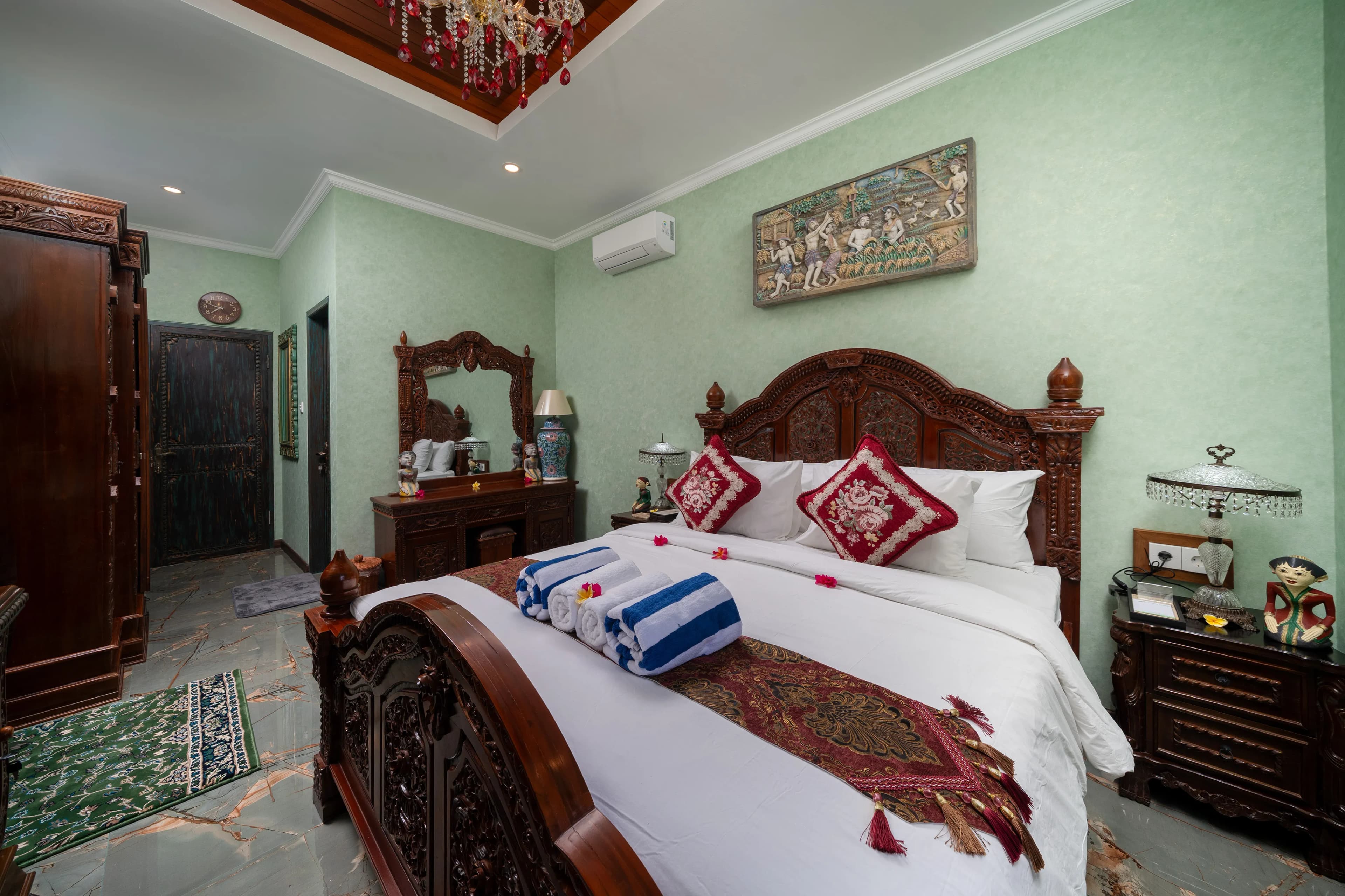 Deluxe King Suite